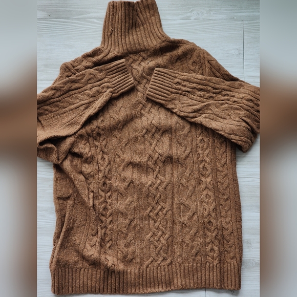 Abercrombie brown turtleneck sweater - Picture 2 of 4